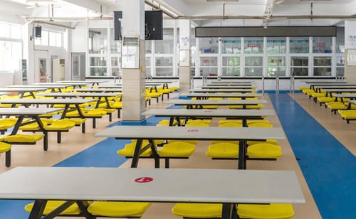 食堂承包要注重安全衛(wèi)生，還要注重菜品多樣化